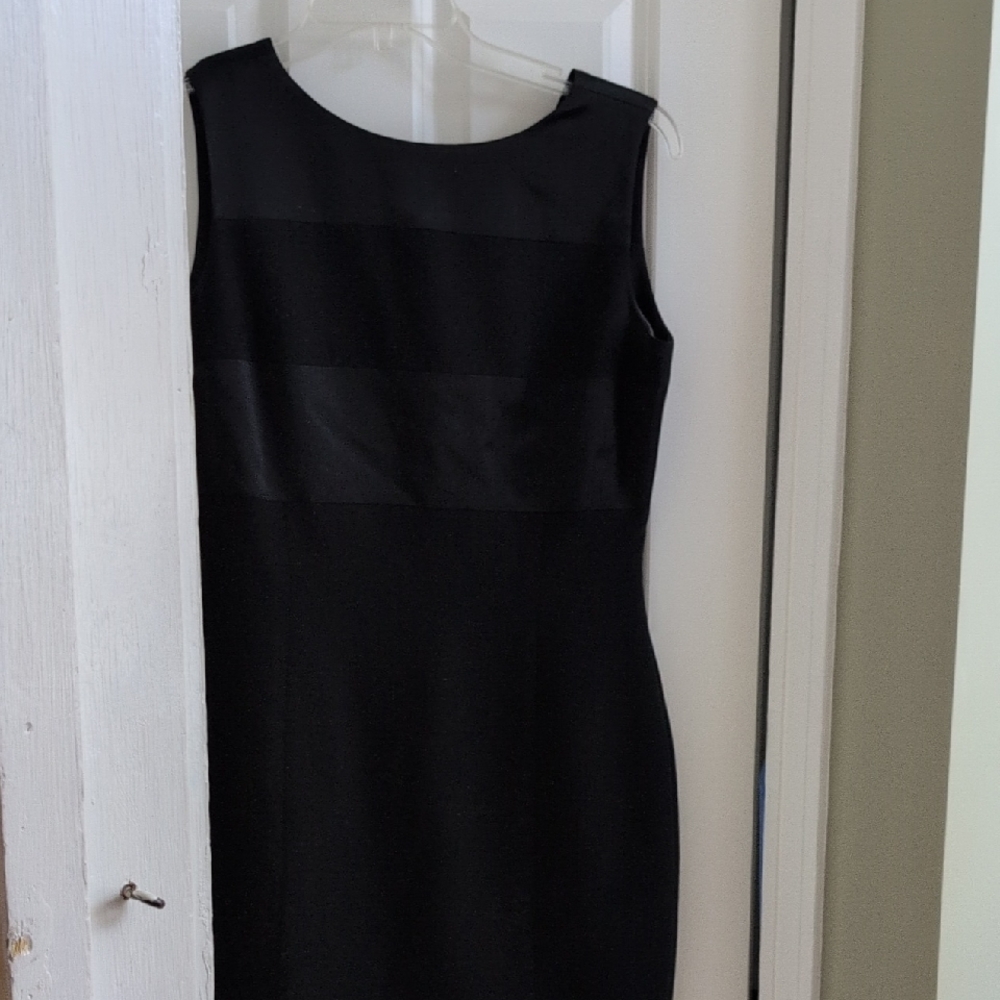 Jones New York Elegant Black Midi Dress